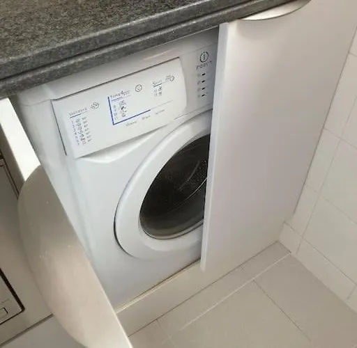 Cami Ample, 2 Hab Con Parking شقة